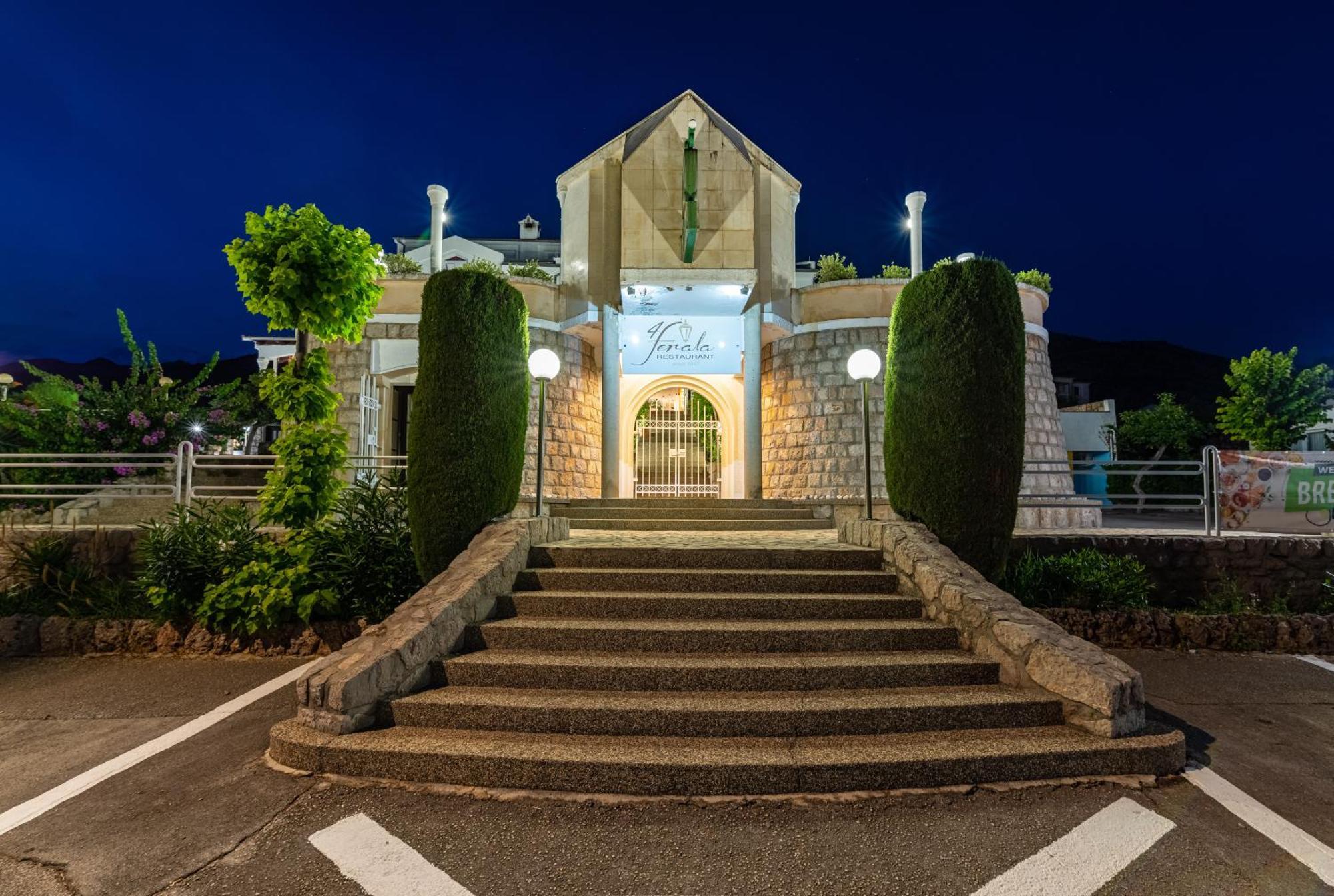 Hotel Vicko Starigrad Paklenica Exterior foto